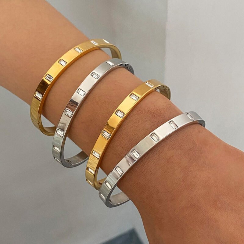 18K gold inlaid gemstone design high-end bracelet - Image 2