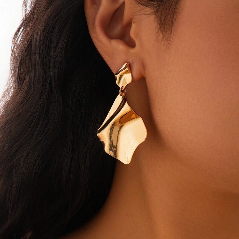 Ingemark Vintage Irregular Pleated Metal Drop Earring for Women - Image 2