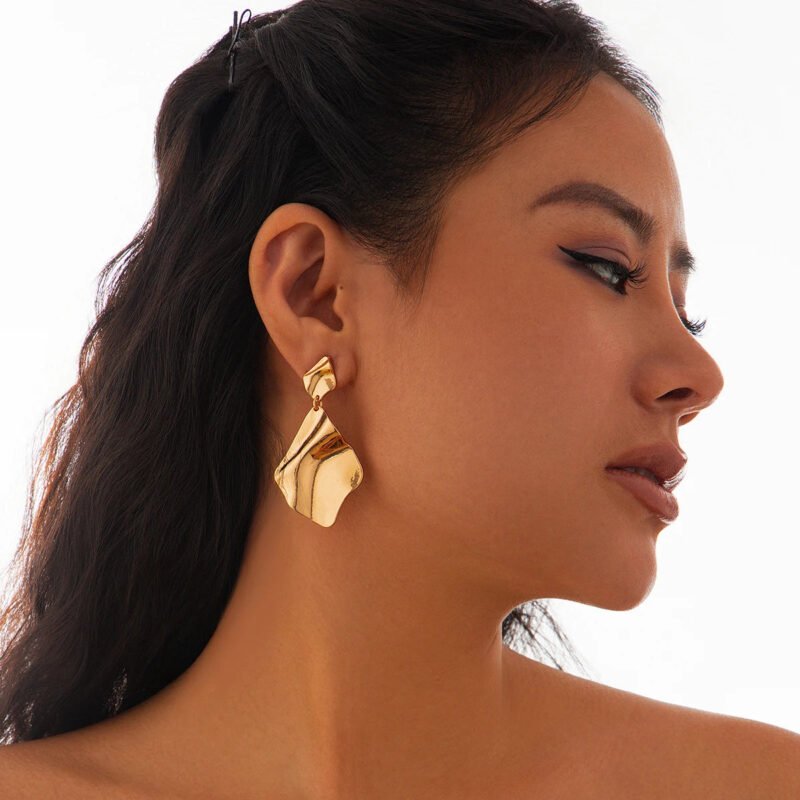 Ingemark Vintage Irregular Pleated Metal Drop Earring for Women - Image 3