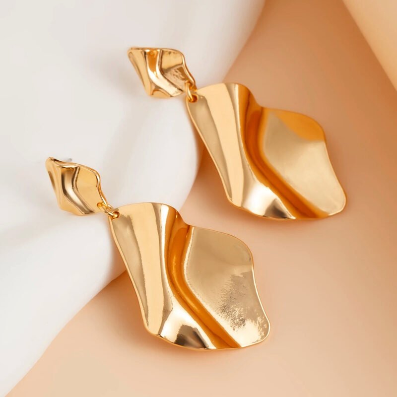 Ingemark Vintage Irregular Pleated Metal Drop Earring for Women - Image 4